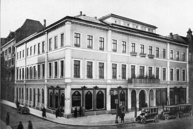 Vergrößerte Ansicht von Das Haus der Harmonie-Gesellschaft, um 1920