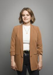 Vergrößerte Ansicht von Porträtfoto Sonja Weihrauch