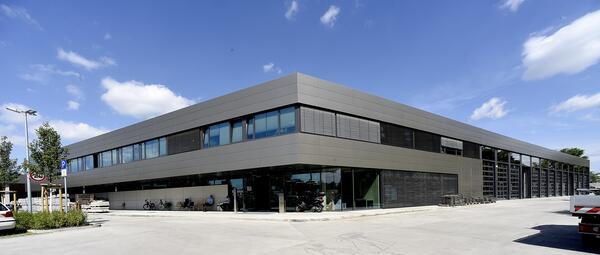 Vergrößerte Ansicht von Der Morchhof ist seit 2022 die neue betriebliche Heimat von über 130 Mitarbeiterinnen und Mitarbeitern.