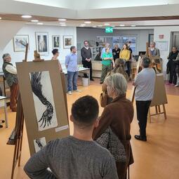 Vergrößerte Ansicht von Zur Lichtmeile gab's in unserer Zweigstelle die Ausstellung "Fantasie und Farbe".