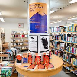Vergrößerte Ansicht von Im November beteiligten wir uns wieder am Projekt "Mannheim liest ein Buch".