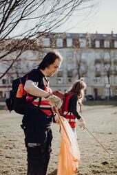 Vergrößerte Ansicht von Reinigungsaktion am Neumarkt