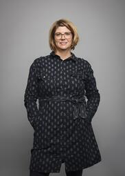 Vergrößerte Ansicht von Porträtfoto Denise Koch