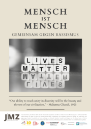 Vergrößerte Ansicht von Plakat aus dem Projekt Marie-Curie-Schüler*innen machen mobil gegen Rassismus und Antiziganismus