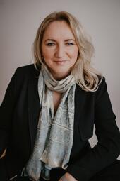 Vergrößerte Ansicht von Porträtfoto Ewa Wojciechowska