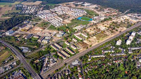 Vergrößerte Ansicht von Das Luftbild zeigt den im Wandel begriffenen neuen Stadtteil Franklin. 