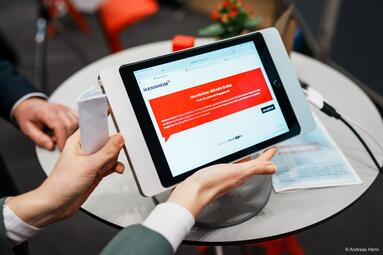 Vergrößerte Ansicht von Tablet