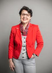 Vergrößerte Ansicht von Porträtfoto Stefanie Rihm