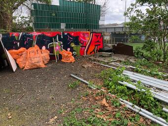 Vergrößerte Ansicht von Der Platz "ALTER" ist nach dem Cleanup von Müll befreit.