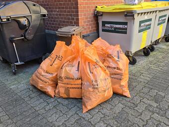 Vergrößerte Ansicht von Die Eberhard-Gothein-Schule verbessert die Sauberkeit in der Innenstadt, in den U-Quadraten und am Neckarufer