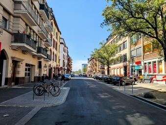 Vergrößerte Ansicht von Verkehrsberuhigter Geschäftsbereich in der Langen Rötterstraße