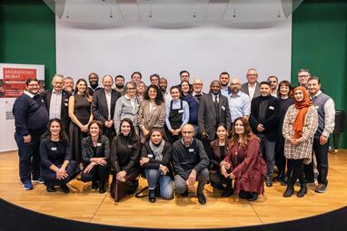 Vergrößerte Ansicht von Gruppenfoto 25 Jahre Migrationsbeirat