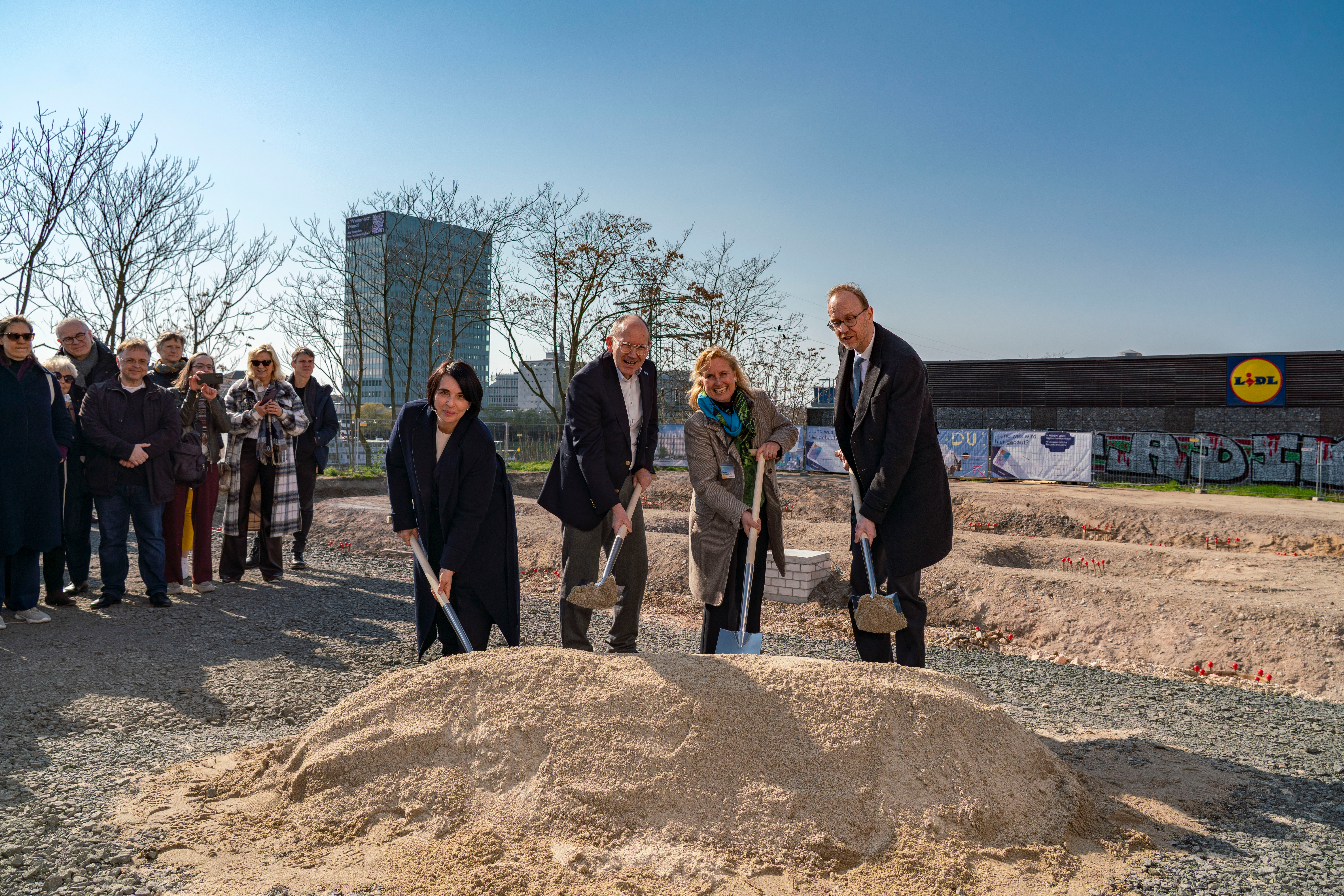Spatenstich für Forum Deutsche Sprache