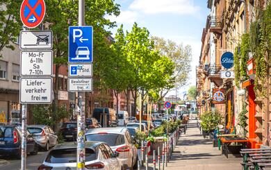 Parkende Autos in der Jungbuschstraße