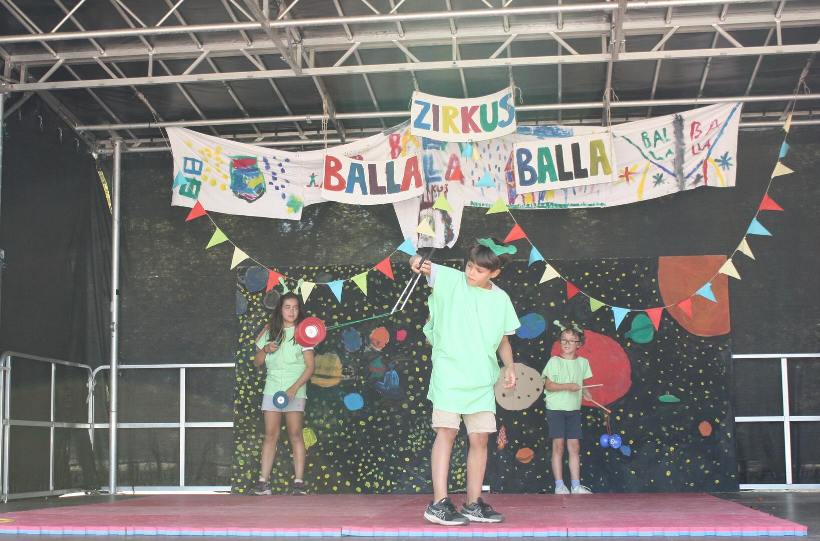 300 Kinder eroberten die Manege beim Sommerferienspiel Zirkus (2022)