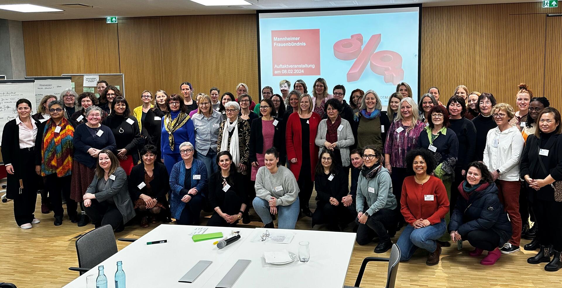 Gründung des Mannheimer Frauenbündnisses: Gruppenbild