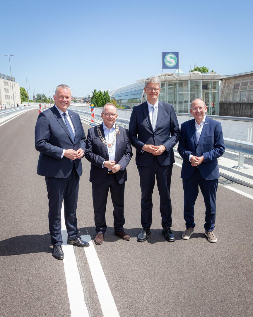 Wiedereröffnung Hochstraße Süd mit Minister und Ministerpräsident