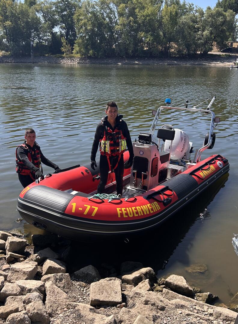 Die schwimmende Neubeschaffung wurde gezielt auf die Einsatzanforderungen der Tauchergruppe abgestimmt. 