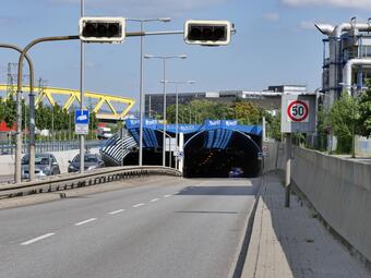 Vergrößerte Ansicht von Reparatur- und Wartungsarbeiten im Fahrlachtunnel 