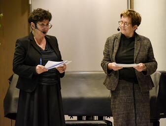 Vergrößerte Ansicht von Gleichstellungsbeauftragte der Stadt Mannheim, Zahra Deilami (links), und Professorin Sylvia Schraut, Leiterin des Charta-Beirates.