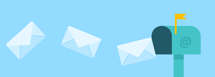 Vergrößerte Ansicht von Briefumschläge, die in einen Briefkasten mit @-Zeichen fliegen
