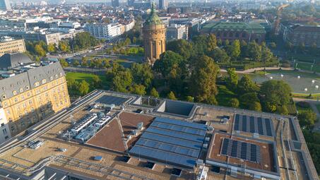 Vergrößerte Ansicht von Neue PV Anlage auf dem Dach der Kunsthalle