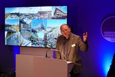 Vergrößerte Ansicht von Rede von Oberbürgermeister Specht anlässlich der Eröffnung des neuen KPMG-Gebäude