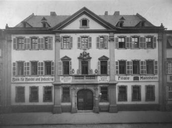 Vergrößerte Ansicht von Das Foto zeigt das Dalberghaus um 1920.
