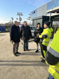 Vergrößerte Ansicht von Oberbürgermeister Specht bei der BUGA-Seilbahn