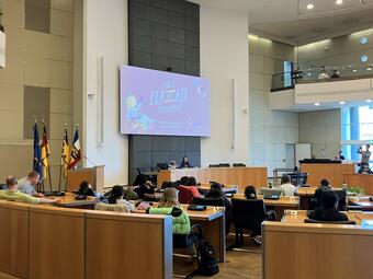 Vergrößerte Ansicht von Lesung mit 200 Grundschulkindern im Ratssaal