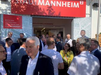 Vergrößerte Ansicht von Bürgermeisterrundgang Maimarkt 2025 (01)