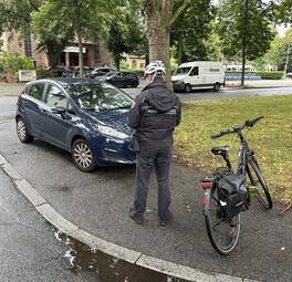 Vergrößerte Ansicht von In den Monaten Juni und Juli hat die Radstreife allein 2.691 Vergehen im ruhenden Verkehr geahndet.