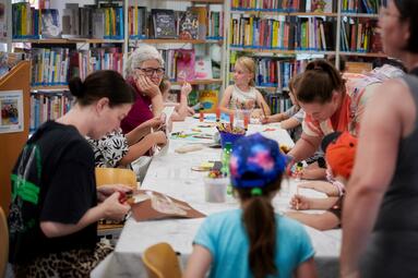 Vergrößerte Ansicht von Bibliotheksfest Schönau Bastelangebot