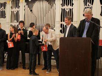 Vergrößerte Ansicht von Konzert Bundespreisträger &quot;Jugend musiziert 2025&quot;, Oberbürgermeister Specht gratuliert