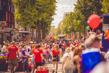 Vergrößerte Ansicht von Monnem Pride 2025: Städtischer Wagen