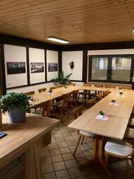 Vergrößerte Ansicht von Innenraum des Vereinsheims der IPA Mannheim in Sandhofen