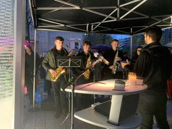 Vergrößerte Ansicht von Gedenken für die Opfer des Nationalsozialismus am Kubus 2025 (05)