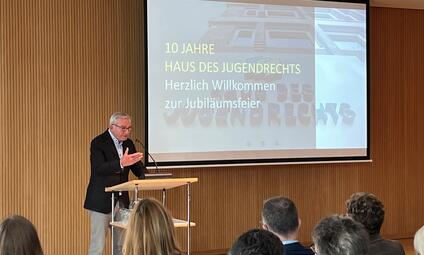 Vergrößerte Ansicht von Stv. Ministerpräsident und Innenminister Thomas Strobl - 10 Jahre Haus des Jugendrechts in Mannheim