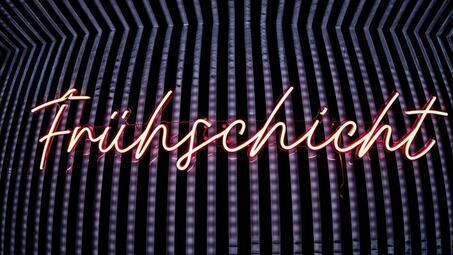 Vergrößerte Ansicht von Frühschicht - Early Clubbing &amp; drinking