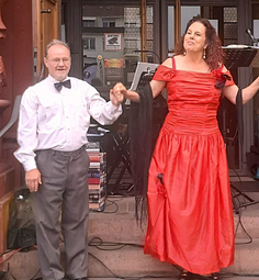 Vergrößerte Ansicht von Von zarten Knospen der Liebe im Frühling bis zu ihrer versengenden Hitze im Sommer