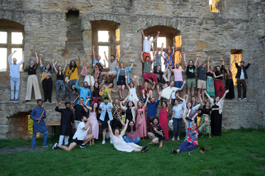 Vergrößerte Ansicht von Zusatzvorstellung: "Als ob die Welt tanzt" von Mario Di Carlo