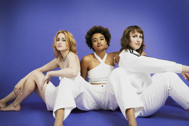 Vergrößerte Ansicht von No Scribes – Die literarische Girlband live on stage. Mit Paula Fürstenberg, Alisha Gamisch, Raphaëlle Red