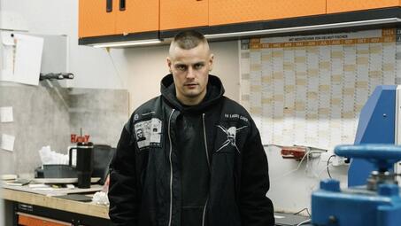 Vergrößerte Ansicht von Ueberrest presented by ASHBY