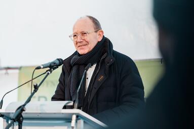 Vergrößerte Ansicht von Oberbürgermeister Christian Specht bei der Eröffnung des FRANKLIN Stegs