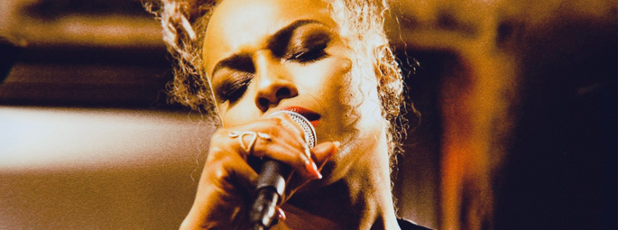 Vergrößerte Ansicht von Lauren Henderson