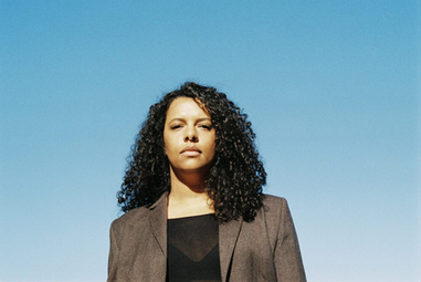 Vergrößerte Ansicht von Alice Hasters: Anti Opfer - Lesung und Gespräch mit Hadija Haruna-Oelker