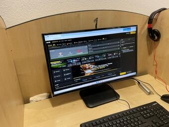 Vergrößerte Ansicht von Internetterminals ohne Sperre zu einschlägigen Glücksspiel- und Pornoseiten