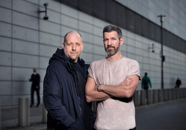 Vergrößerte Ansicht von AKA AKA