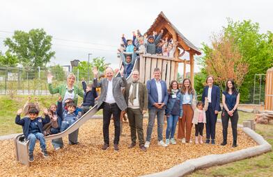 Vergrößerte Ansicht von Gruppenbild 
