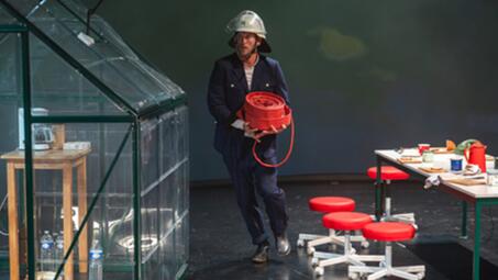 Vergrößerte Ansicht von Bei der Feuerwehr wird der Kaffee kalt (5+)